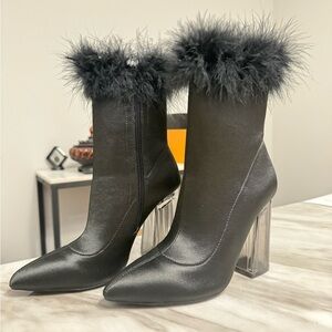 Surgar Thrillz LUV ME OR HATE ME MARABOU black Fur-Trimmed Ankle Boots Sz 5